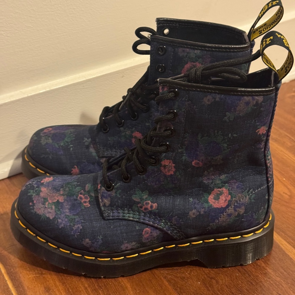 Dr. Martens 1460 Airwairs Castel Denim Vintage Bouquet Canvas Lace Up Boot SZ6 - Picture 2 of 6